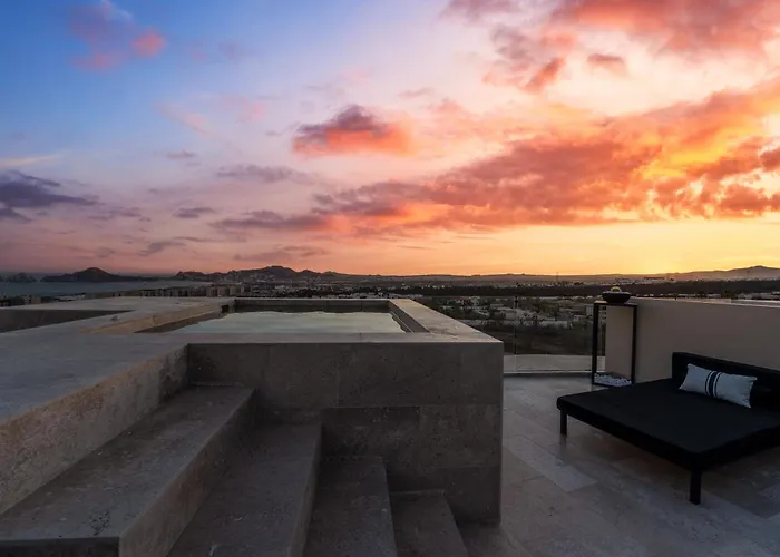 Mistiq Penthouse Private Rooftop Deck & Pool *