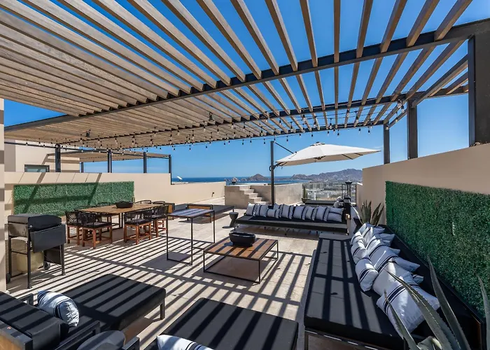 Mistiq Penthouse Private Rooftop Deck & Pool Ferienhaus *